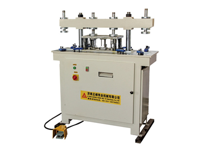 Pressing machine for aluminum door and window